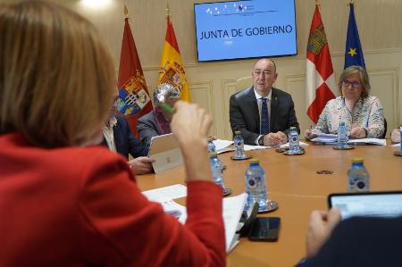 Imagen La Diputación de Segovia aprueba las bases para ayudar con cincuenta mil euros a empresas de reciente creación y emprendedores de la provincia