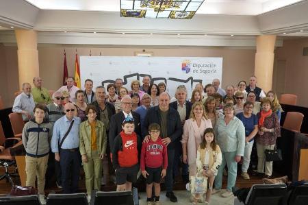 Imagen Representantes de la localidad francesa de Ligueil visitan el Palacio Provincial junto a vecinos de Cantalejo