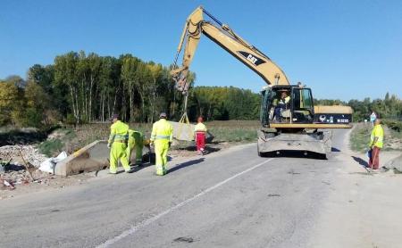 Imagen Los equipos de vías y obras de la Diputación terminan la limpieza completa y el arreglo de los desperfectos causados por las tormentas