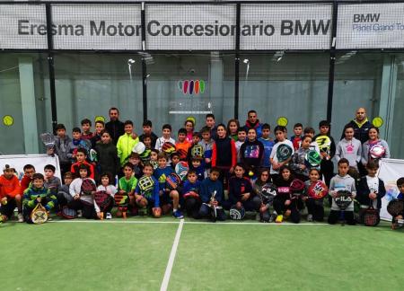 Imagen Cerca de un centenar de jóvenes de la provincia participan en la primera jornada de Pádel Escolar