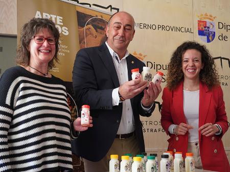 Imagen La marca Alimentos de Segovia de Diputación amplía su oferta con el novedoso yogur bebible de burra, Yoburri