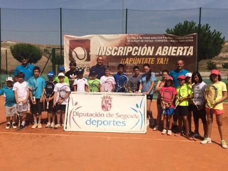 Imagen Medio centenar de niños y niñas participaron en la segunda concentración del Programa Especialízate de pádel y tenis