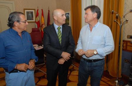 Imagen Bankia y la Diputación de Segovia firman un acuerdo para apoyar el turismo en la provincia