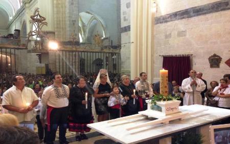 Imagen Santa María la Real de Nieva renueva la ofrenda de los cirios