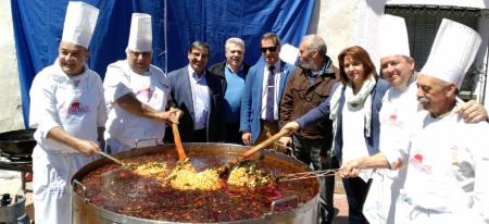 Imagen Unas 1.300 personas participaron en la degustación popular de garbanzos con chorizo