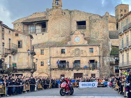 Imagen La Diputación colabora con el club La Leyenda Continúa en la celebración de la Vuelta Mototurística a la Provincia de Segovia
