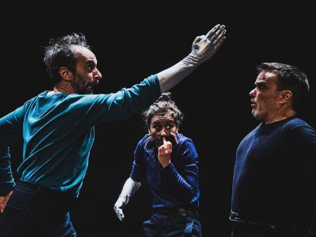 Imagen El teatro gestual de los portugueses Chapitô regresa al Teatro Juan Bravo con ‘Julio César’