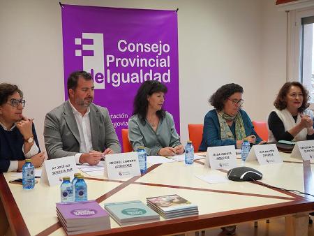 Imagen Los Grupos de Acción Local comparten su experiencia en torno al desarrollo tecnológico para la igualdad de género, en una nueva Cápsula Formativa de la Diputación